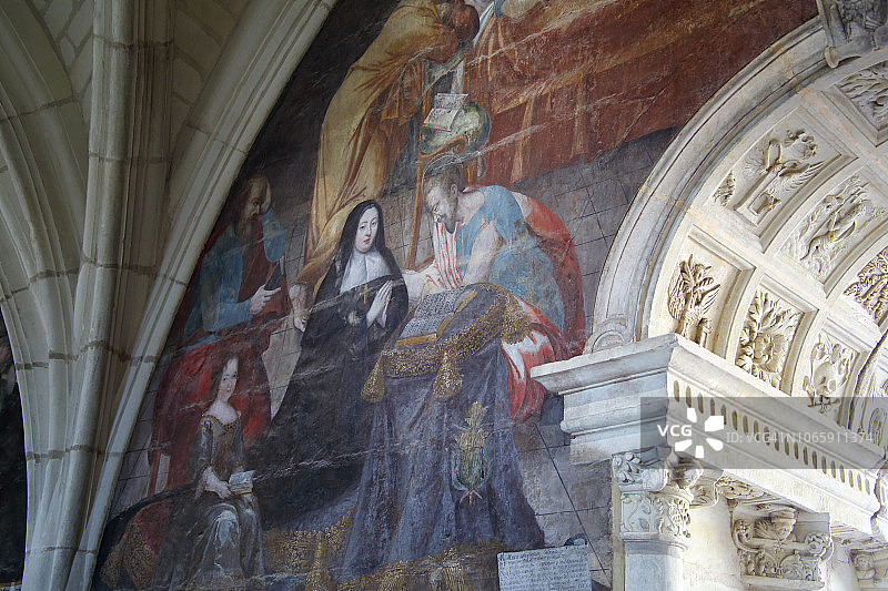 丰特弗罗修道院分会室的壁画和雕塑图片素材