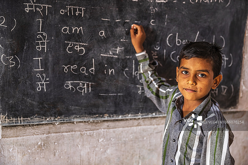 印度课堂上的学童图片素材
