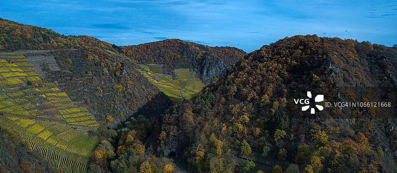 阿尔泰纳尔的阿尔河谷图片素材