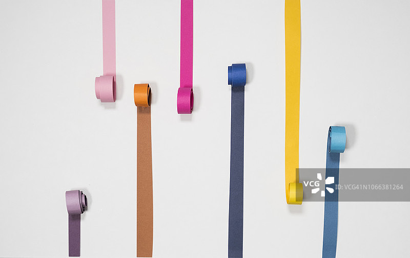 卷曲纸质条形图图片素材