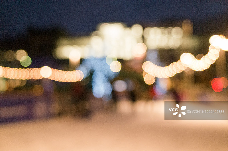 在爱丁堡市中心体验圣诞节和除夕夜的滑冰乐趣图片素材