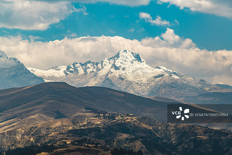 秘鲁境内的安第斯山脉图片素材