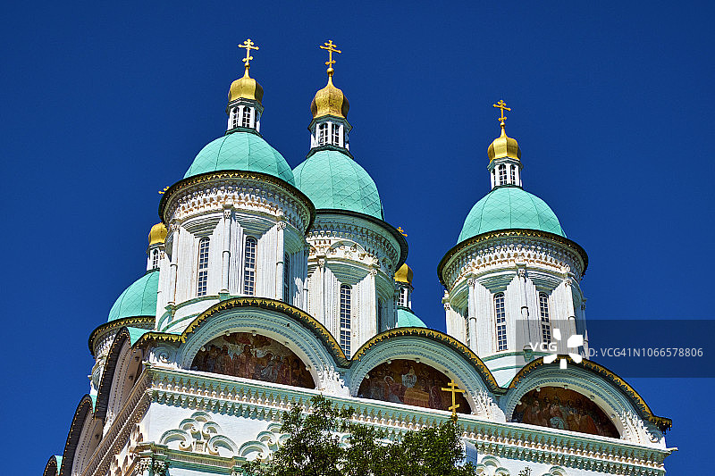 俄罗斯伏尔加地区阿斯特拉罕市克里姆林宫圣母升天主教座堂图片素材