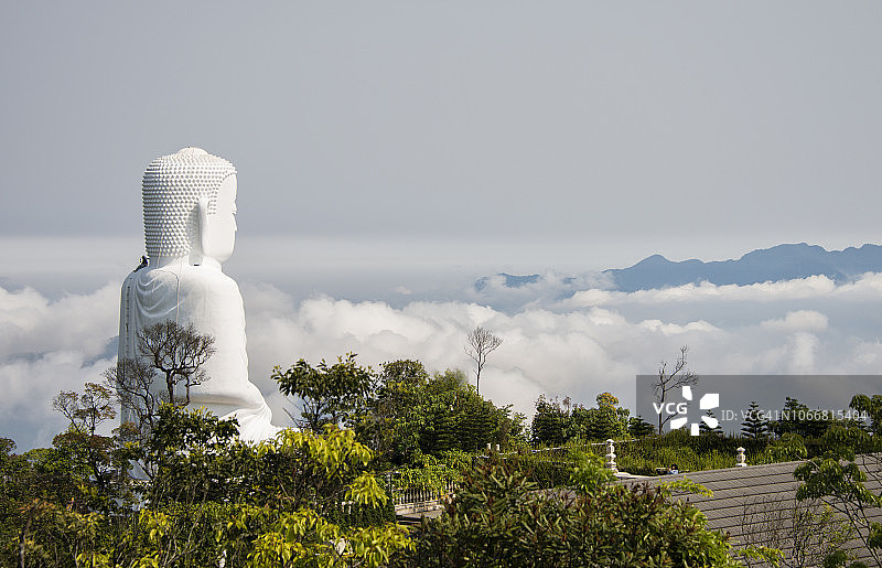 越南岘港巴拿山灵应寺的佛像图片素材