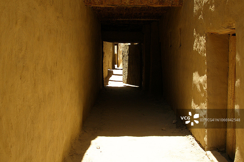 埃及代赫莱绿洲附近的奥斯曼帝国时期的老镇Al-Qasr图片素材