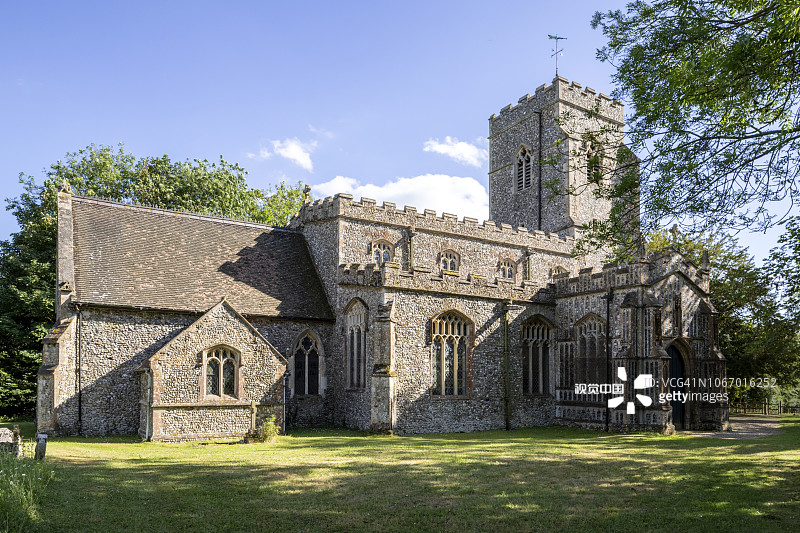 英国萨福克郡普雷斯顿圣玛丽村的圣玛丽教堂图片素材