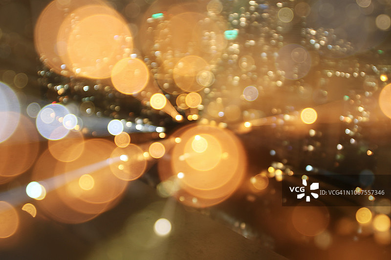 星空投影：夜景城市的金色维度图片素材