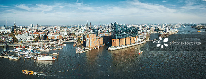 汉堡港口新城的宽全景图片素材