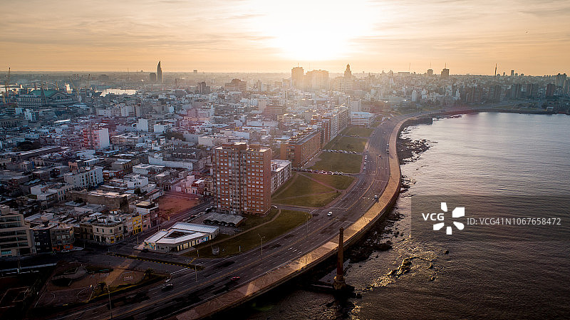 航拍乌拉圭蒙得维的亚海岸线图片素材