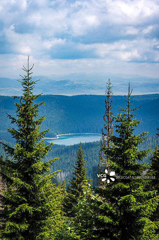 黑湖，黑山图片素材