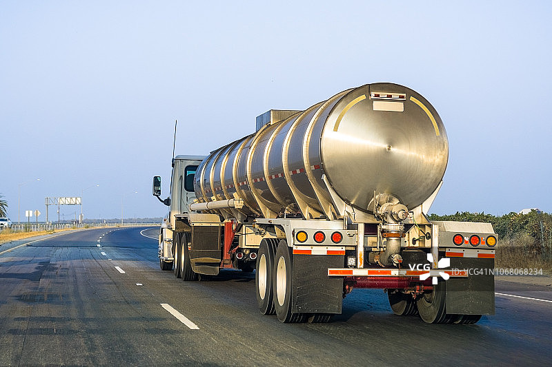 油罐卡车图片素材