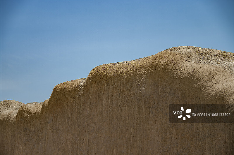 秘鲁北部昌昌古庙的泥墙图片素材