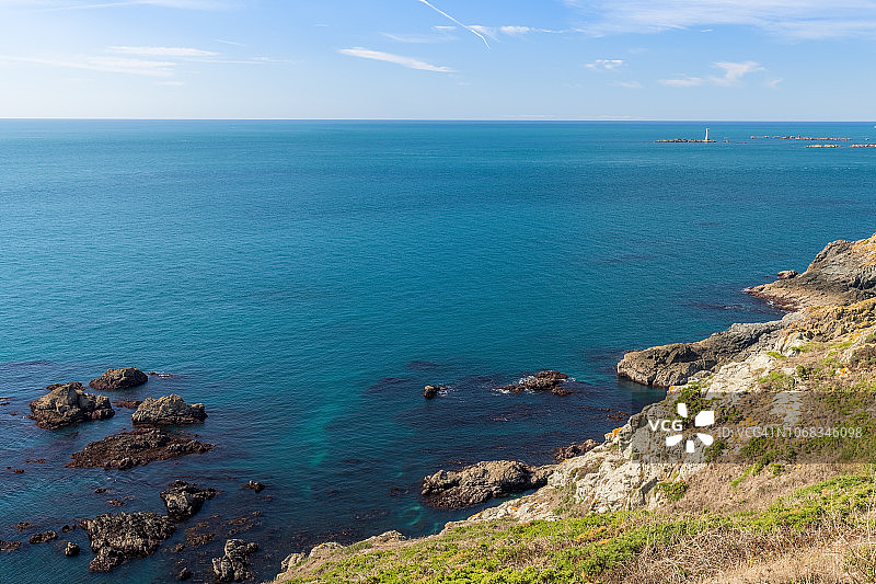 从根西岛普莱蒙特自然保护区观赏大海图片素材