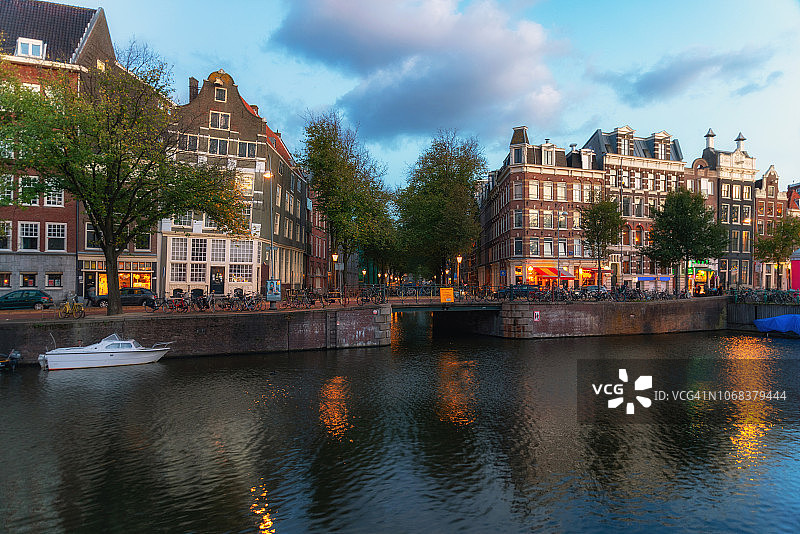 彩色阿姆斯特丹运河图片素材