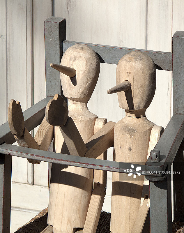 佛罗伦萨跳蚤市场出售的匹诺曹木偶图片素材