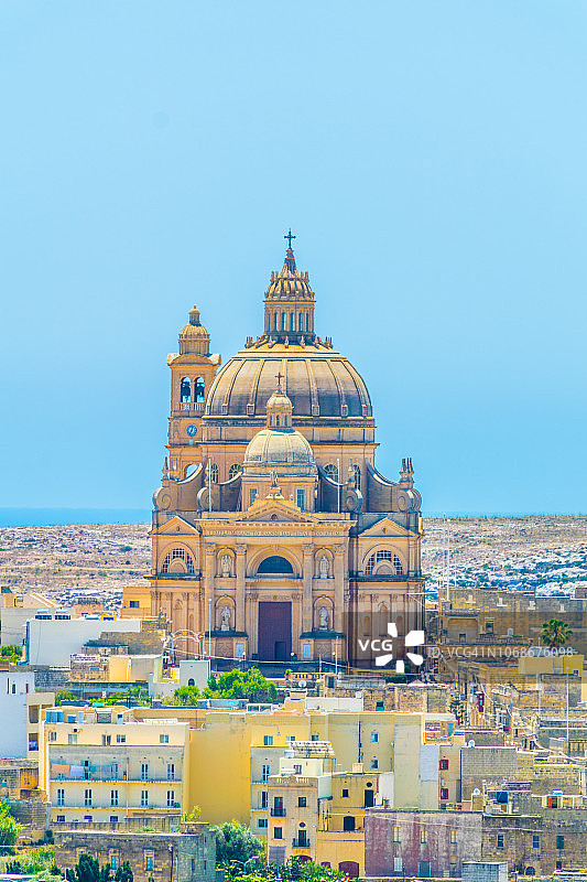 马耳他戈佐岛舍乌基亚圣约翰浸信会圆形教堂航拍图片素材