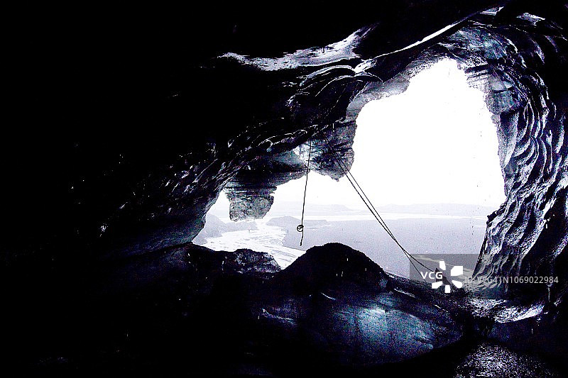 冰川冰洞的空洞口图片素材