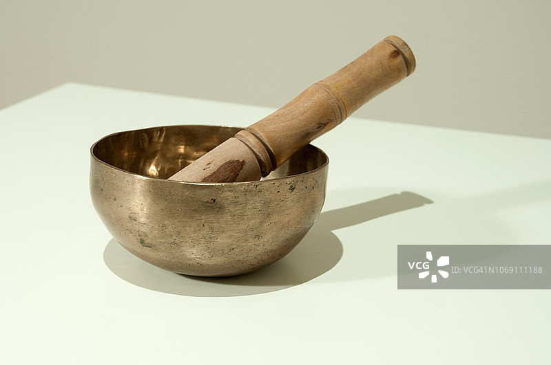 黄铜颂钵图片素材