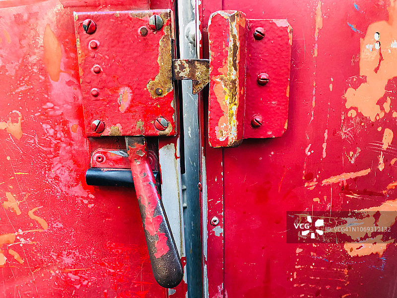 旧缆车门锁图片素材