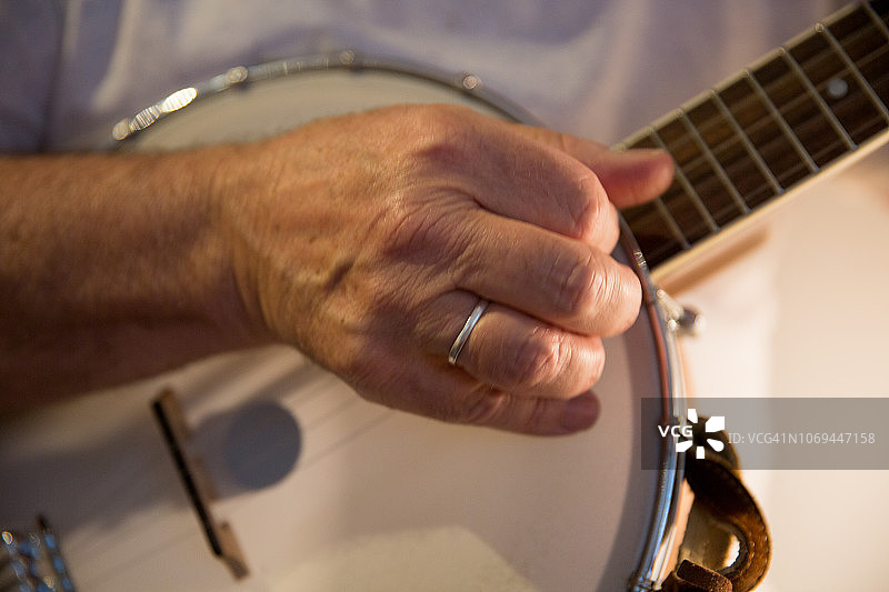 坐在汽车旅馆等演出开始图片素材