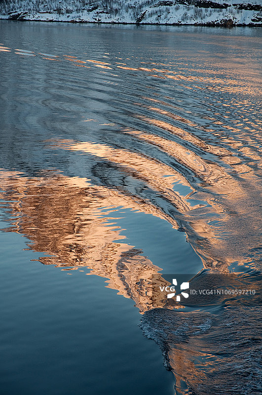 挪威Raftsundet峡湾冬季风光图片素材