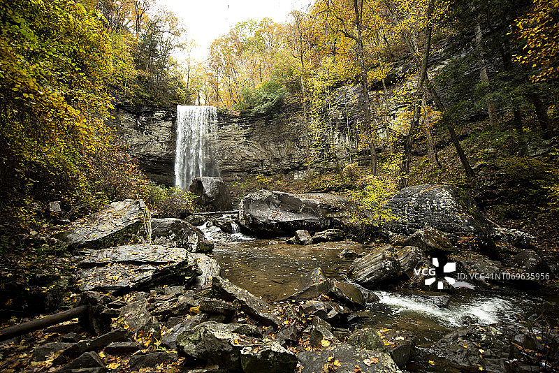 作为辅助材料艺术的瀑布图片素材