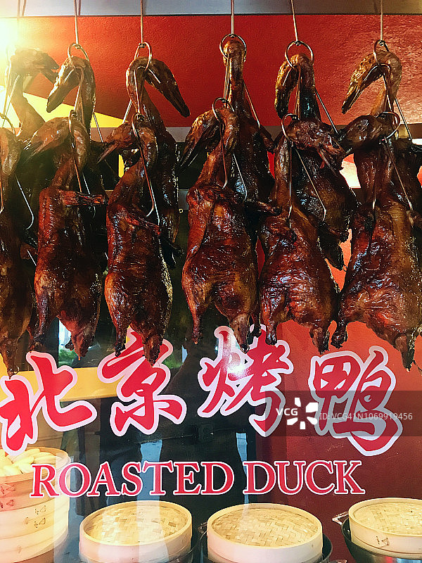 中餐厅的烤鸭图片素材