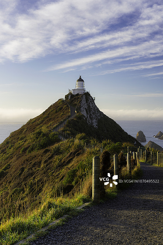 黎明时分的掘金角灯塔图片素材