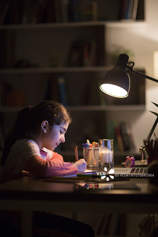 可爱的小女孩图片素材