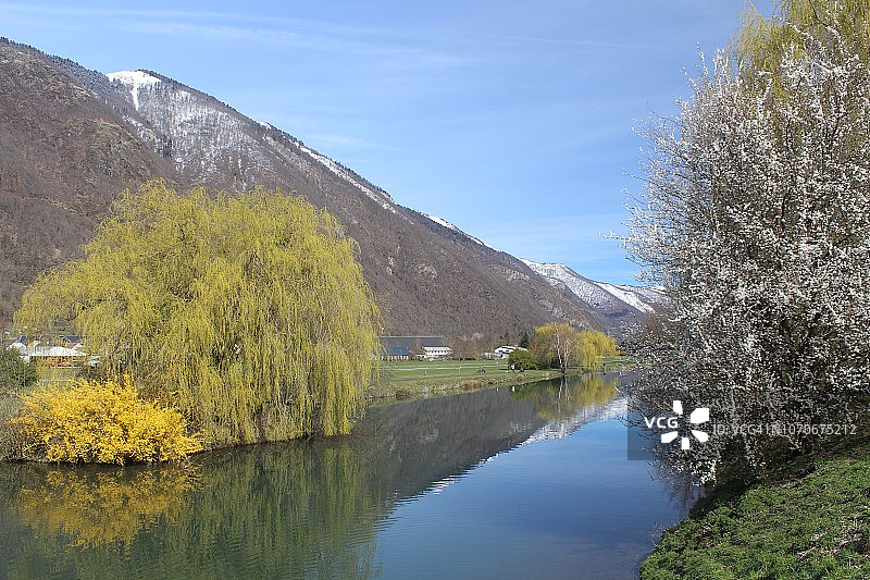 巴代什湖，巴涅尔德吕雄，法国图片素材