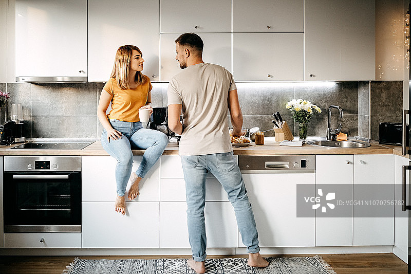 我会深情地看着你图片素材