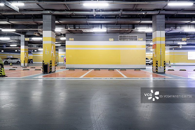 地下停车场图片素材