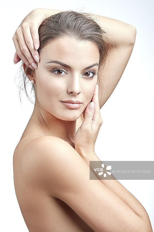 白人女孩束发美容肖像图片素材