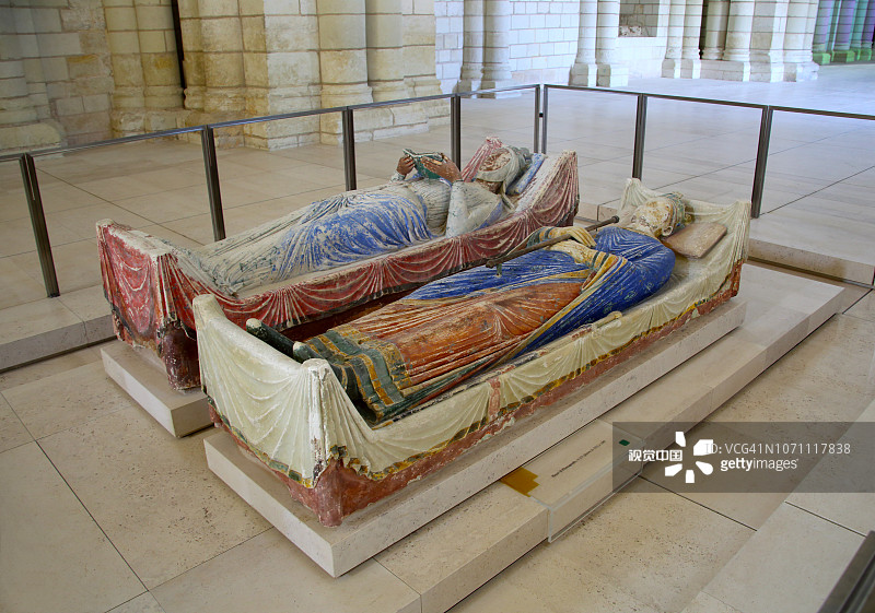 亨利二世国王和他的妻子阿基坦的埃莉诺的雕像图片素材