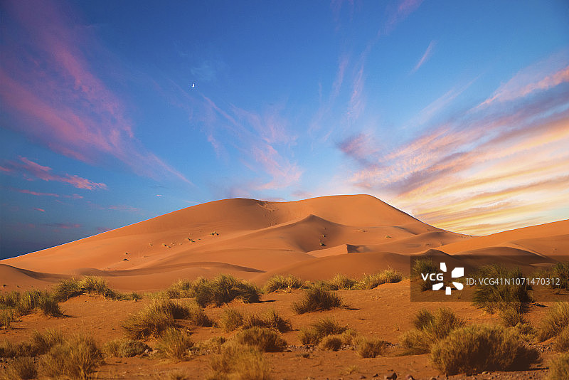 撒哈拉沙漠的日落图片素材