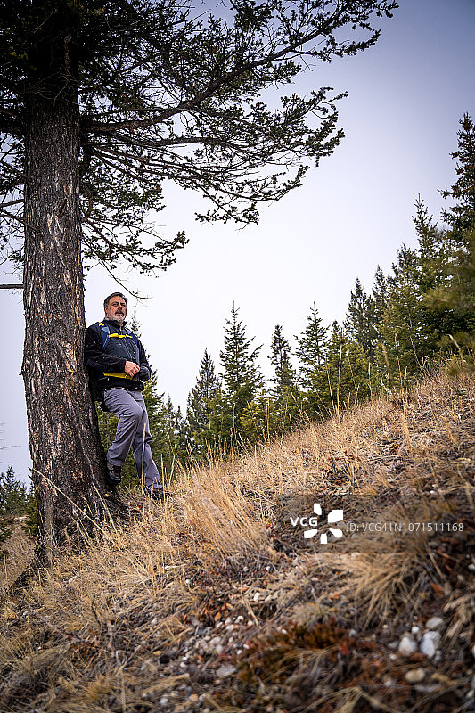 徒步的男人图片素材
