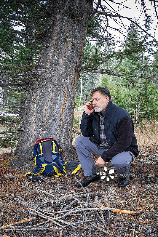 徒步的男人图片素材