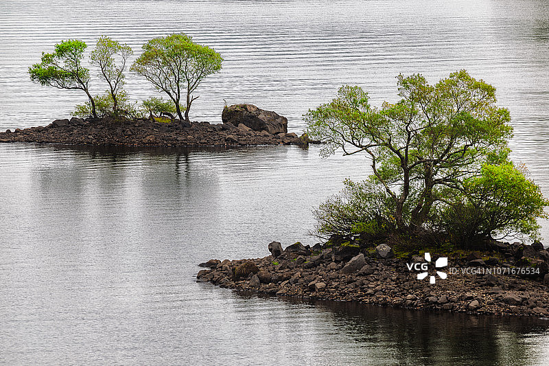 日本桧原湖上的小岛图片素材