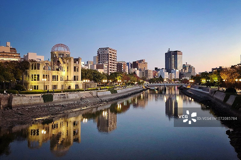 广岛暮色下的原子弹爆炸圆顶屋，日本图片素材