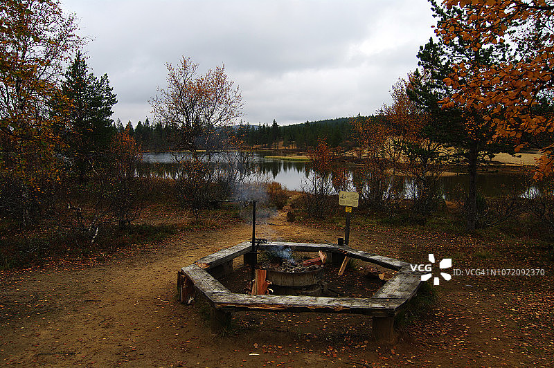 通往鲁马库鲁小屋路上的壁炉图片素材