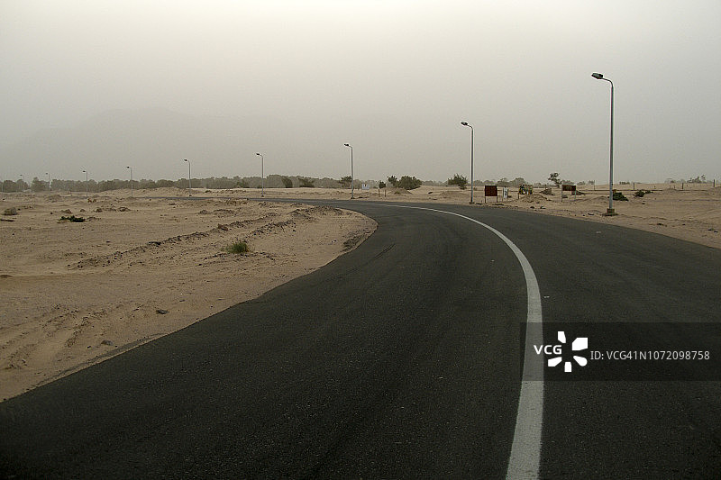 埃及西奈沙漠景观公路图片素材