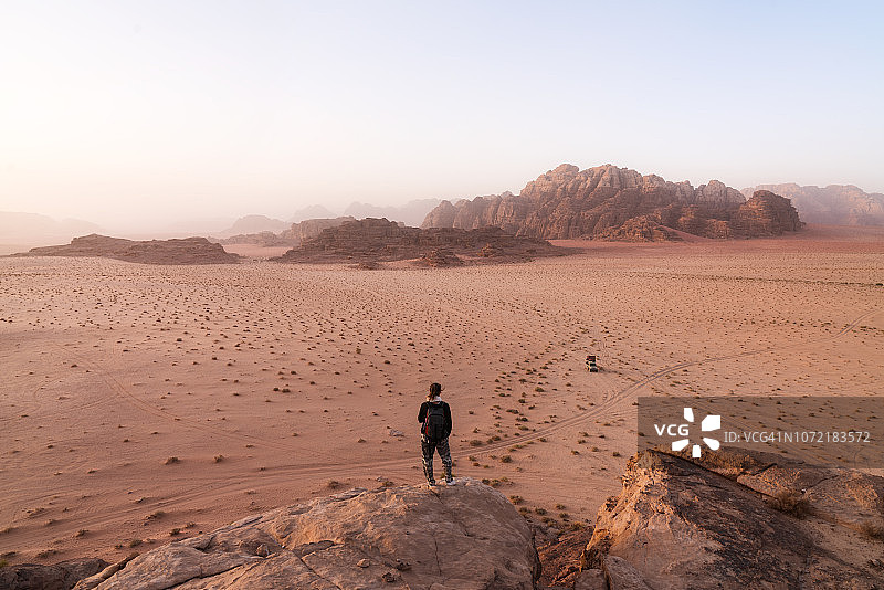 瓦迪拉姆日落图片素材