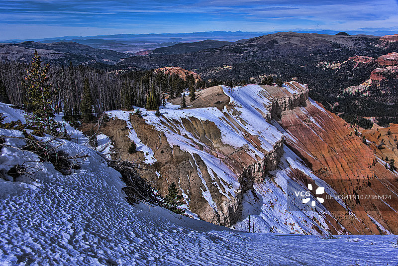 雪松打破国家纪念碑图片素材