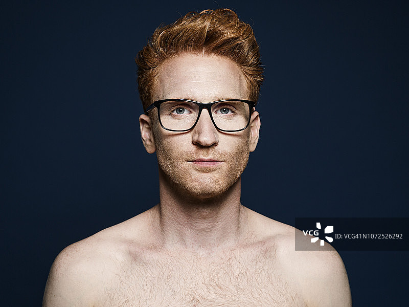 红发书呆子男人图片素材