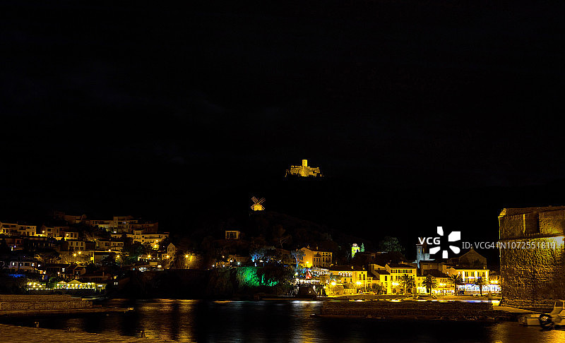 法国朗格多克-鲁西永韦梅耶海岸科利尤尔的圣埃尔姆堡图片素材