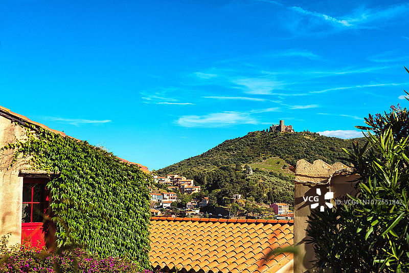 法国朗格多克-鲁西永韦梅耶海岸科利尤尔的圣埃尔姆堡图片素材