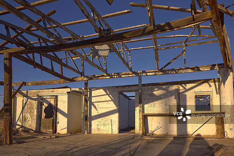 美国亚利桑那州托诺帕西部废弃的加油站图片素材