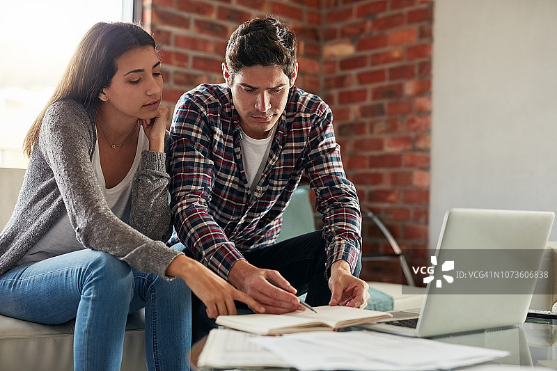 生活成本日益增长图片素材