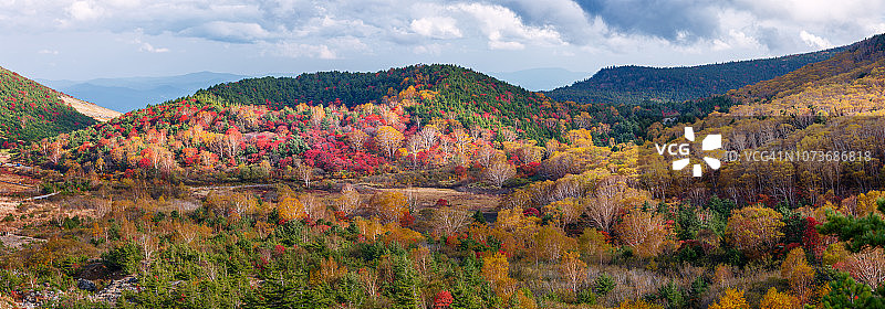 日本福岛磐梯吾妻天际线的浄土平图片素材