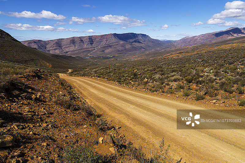 西德堡山脉的碎石路，南非西开普省图片素材